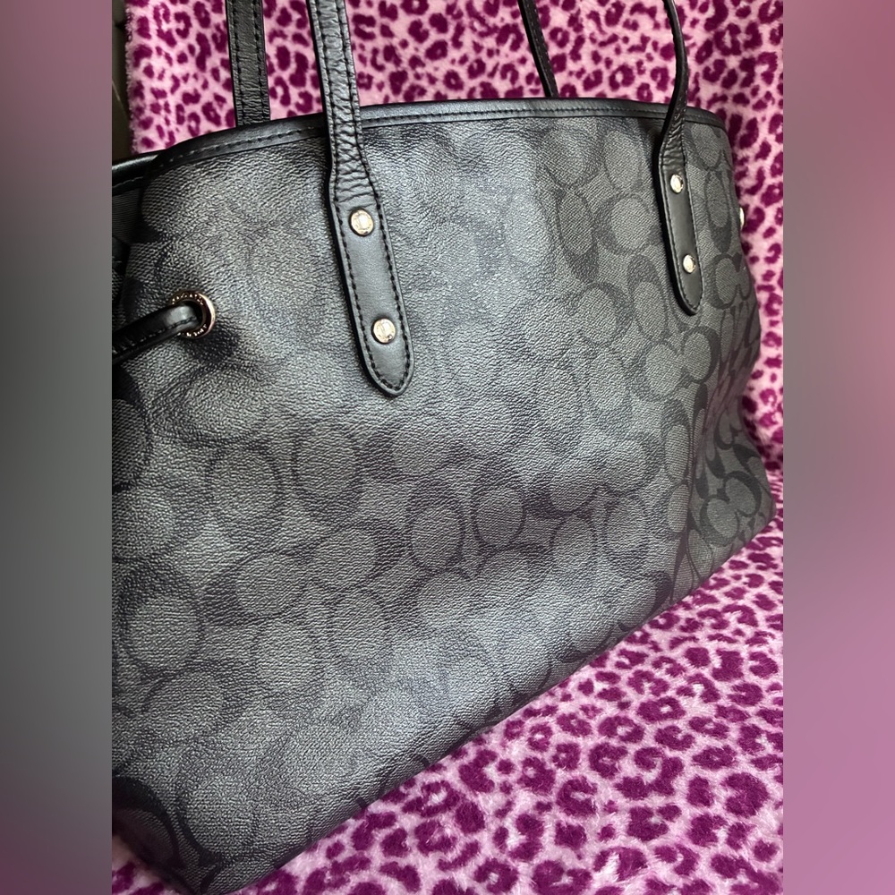 COACH Shoulder Bag,Coach Black Signature Shoulder Bag - Picture 3 of 16